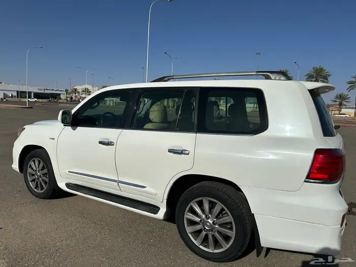 جيب لكزس Lx 570 موديل 2011 2