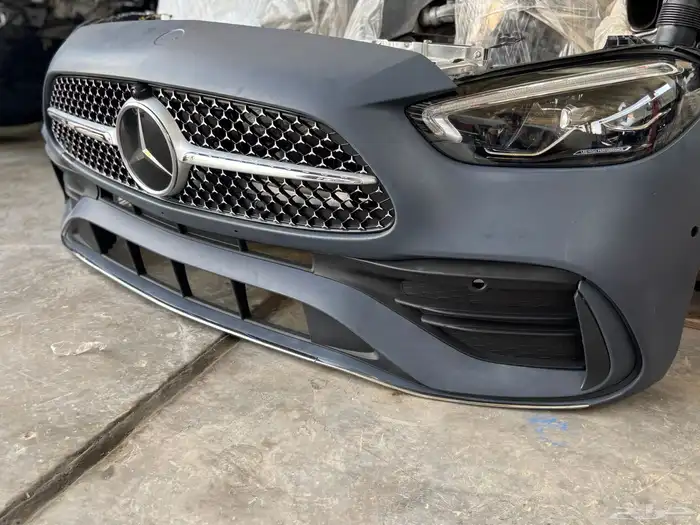 صدام امامي مرسيدس C class W206 من 2021إلى 2025 3