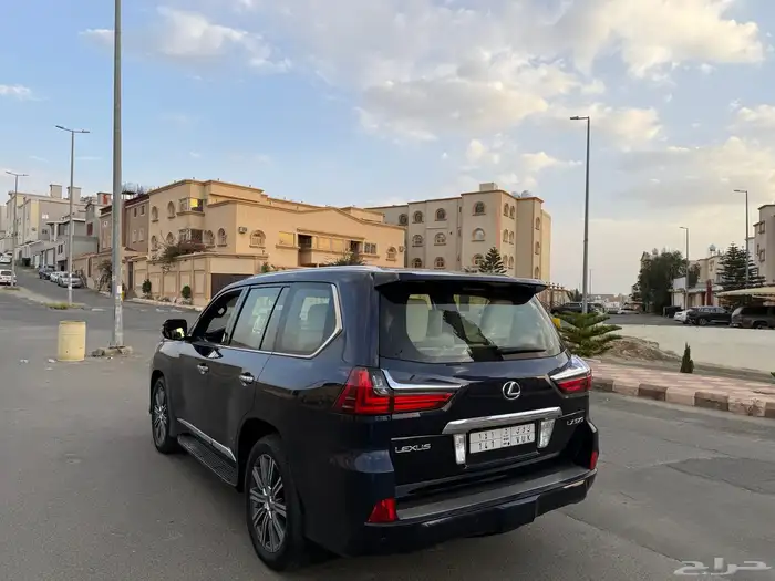 لكزس 2017 LX570 فل كامل سعودي وكالة على حالتة بدون ترهيم 10