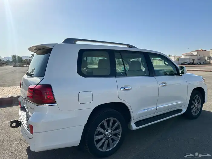 جيب لكزس Lx 570 موديل 2011 4