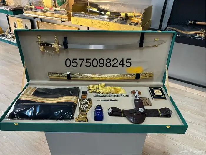هدايا رجالية فاخرة بشت عود درع سيف عطر تخرج زواج مفرق جملة 12