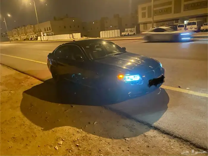 BMW 323i موديل 2011 7