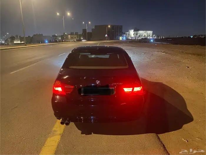 BMW 323i موديل 2011 10