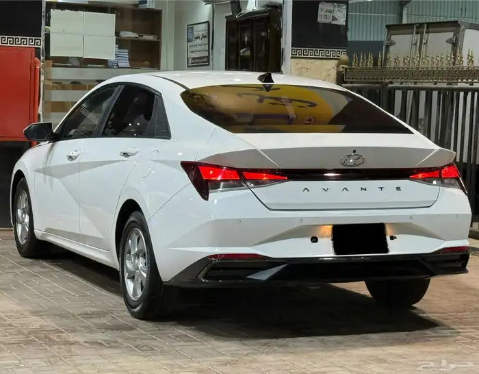 افانتي 2021 بنزين 1.6 4