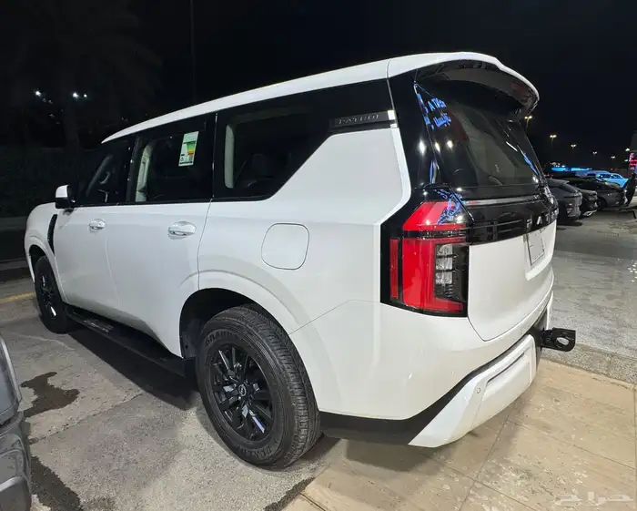 نيسان باترول 2025 للايجار 3