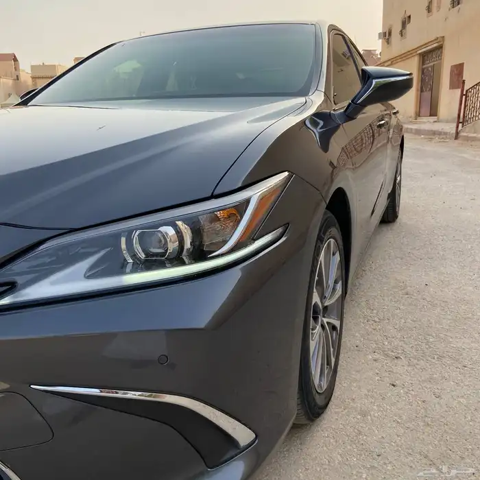 لكزس ES 300h هايبرد 2023( وارد عبداللطيف جميل ) - نظيفة جدا 8