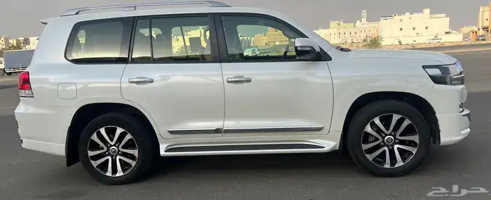 لاندكروزر تورنق 2019 سعودي فل كامل شرط وكاله على الفحص ب220 9