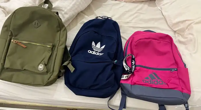 شنطتين مدرسيه ب 140 اديداس الوحدة ب 80 1