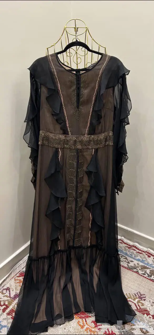 فستان اسود BCBG ماكس ازاريا 2