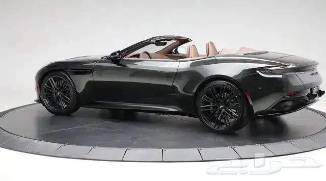 استون مارتن 2024 Aston Martin DB12 Volante 2