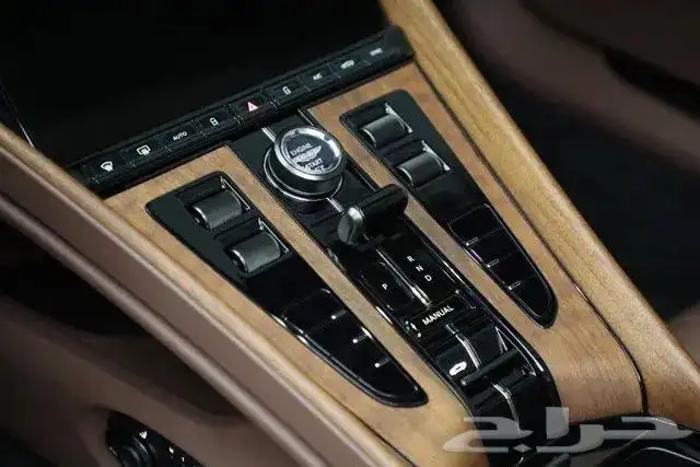 استون مارتن 2024 Aston Martin DB12 Volante 5