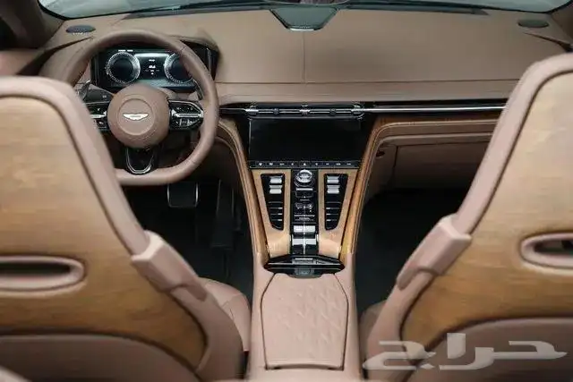 استون مارتن 2024 Aston Martin DB12 Volante 4