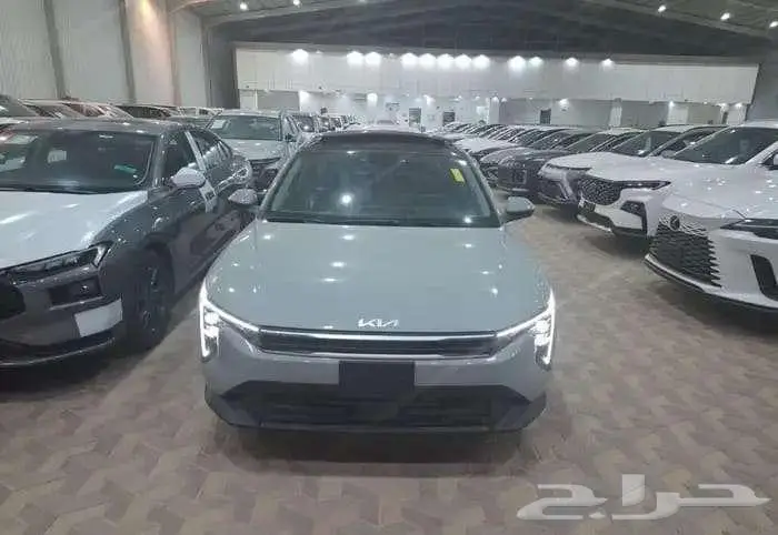 كيا 4 نص فل GLS بنزين 2026 5