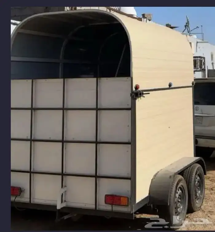 عربة لنقل الخيل 1