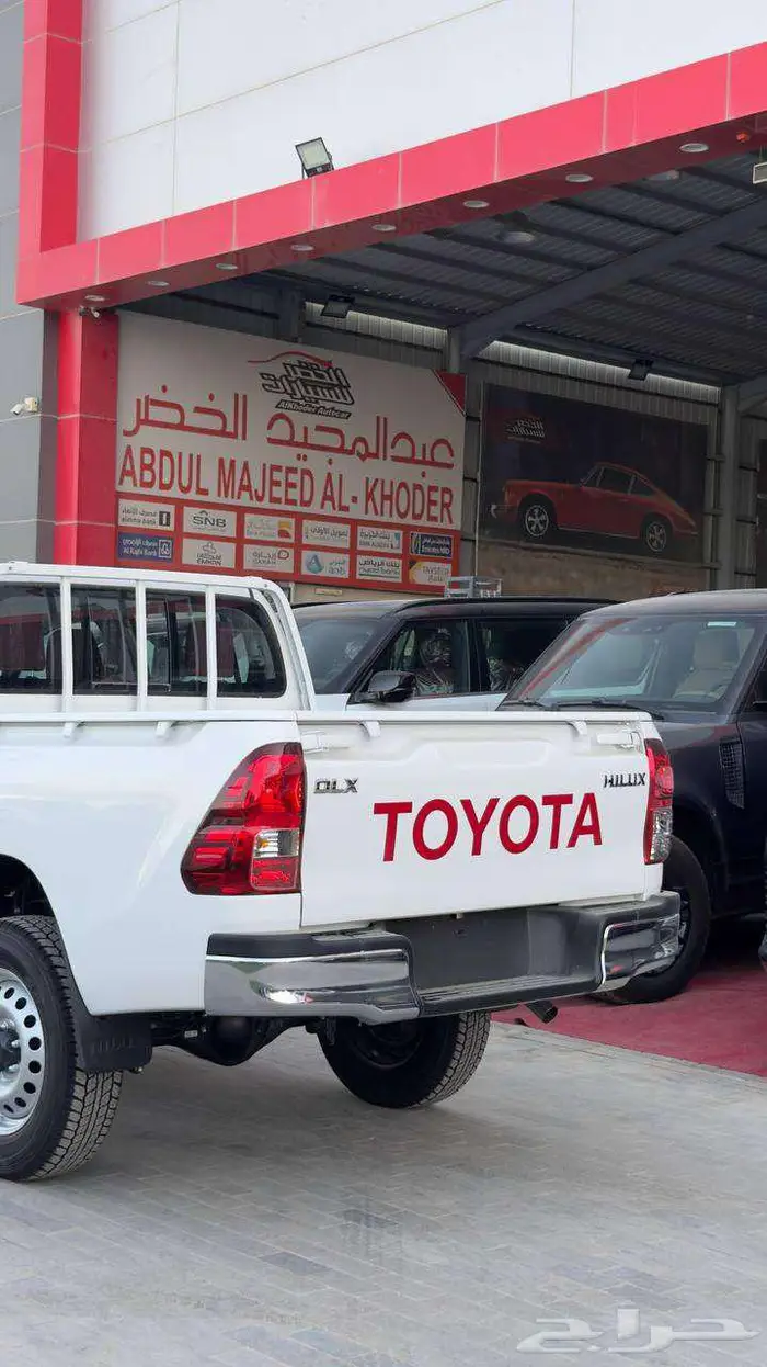 تويوتا هايلوكس غمارتين اوتماتيك ديزل 2025 -الخضر للسيارات 6
