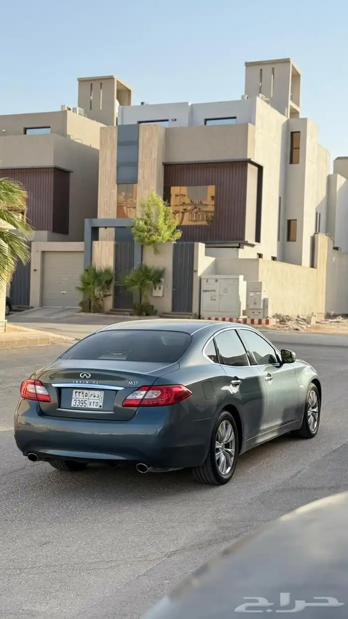انفنتي M37 18