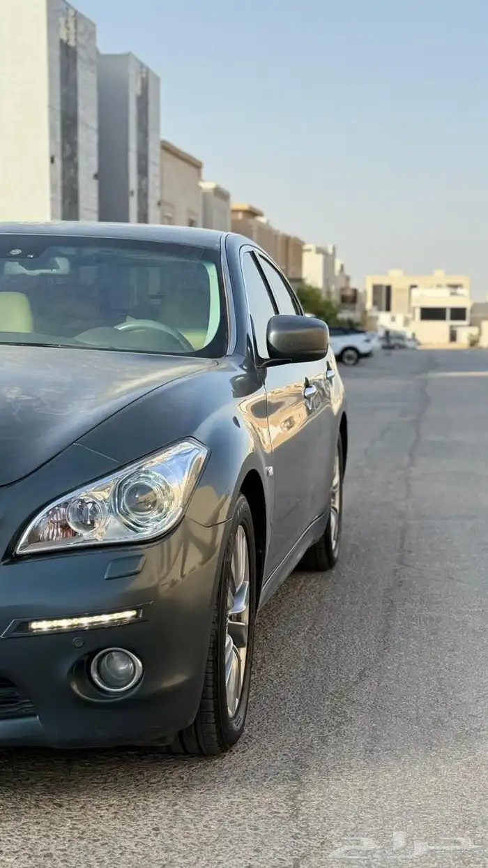 انفنتي M37 12