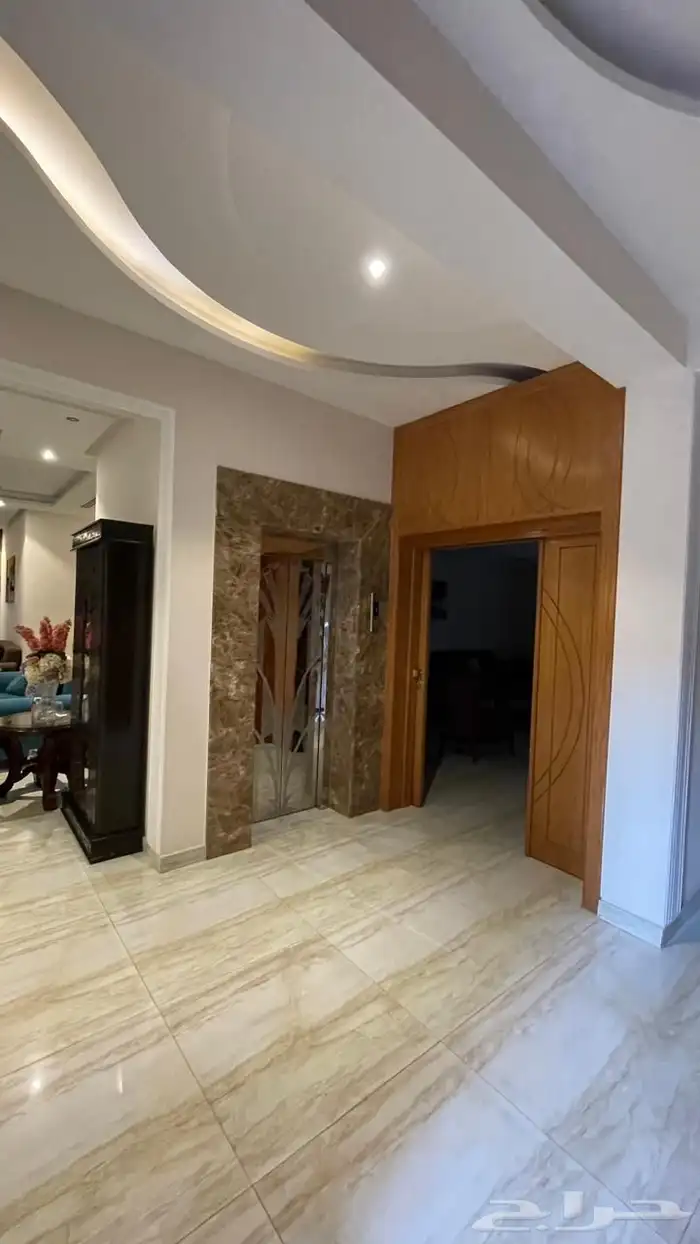 فلة للبيع بحي الياسمين 8