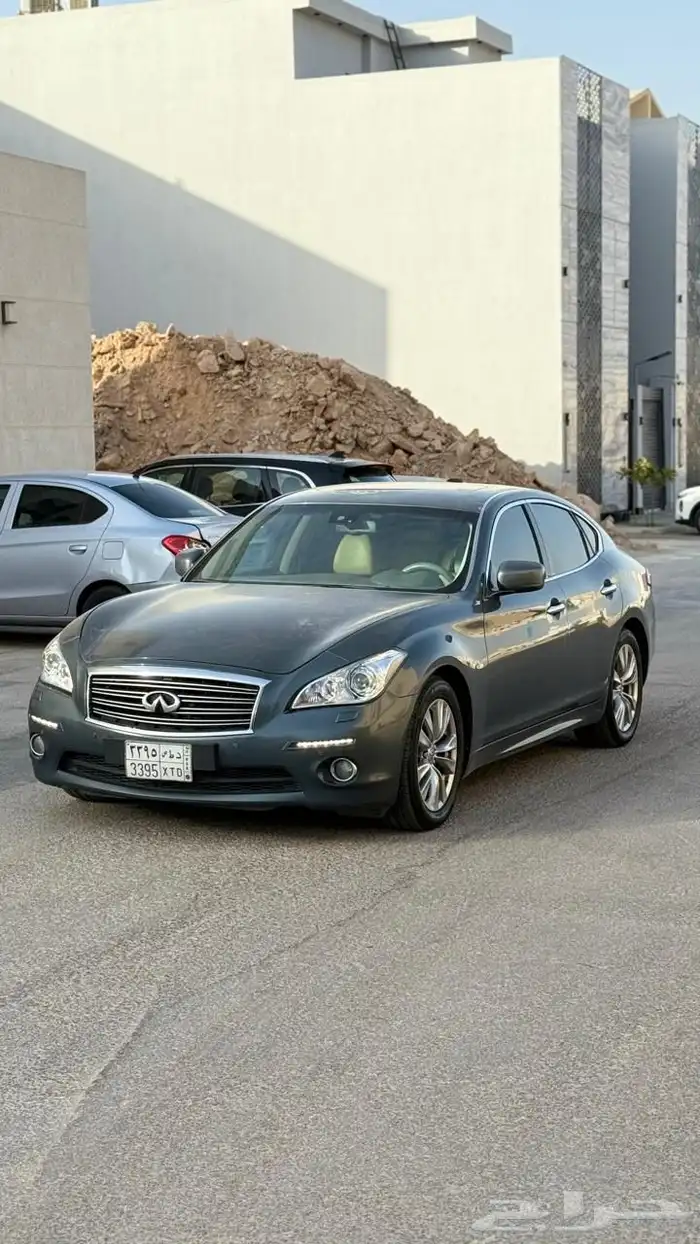 انفنتي M37 10