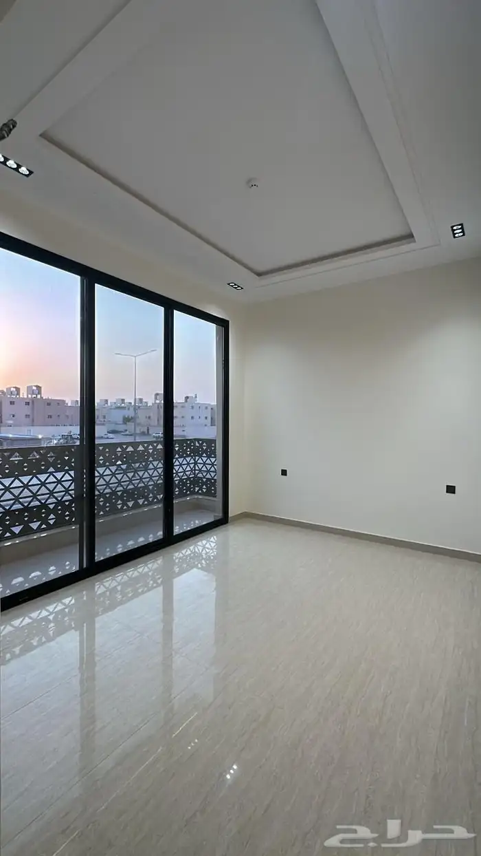 عماره شقق للبيع بحي طويق 7