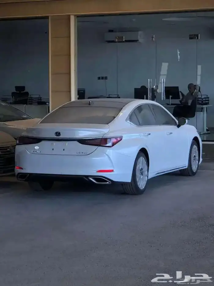 لكزس ES 350 فئه CC بريمي موديل 2025 بقسط 3183 الحسن 2