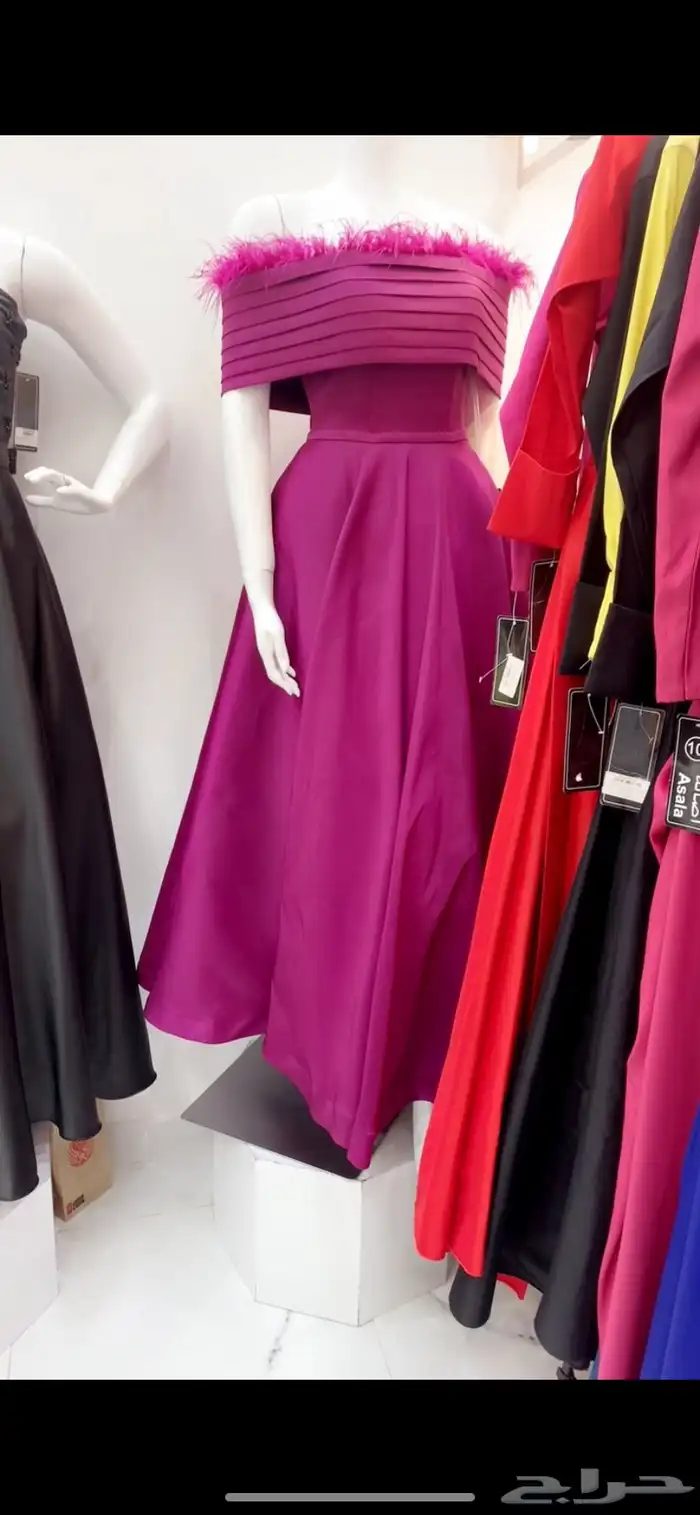 فستان جديد مانلبس حتي ابو خمس دقايق 0