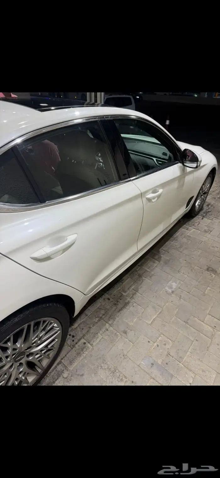 جنسس g70 2022 4