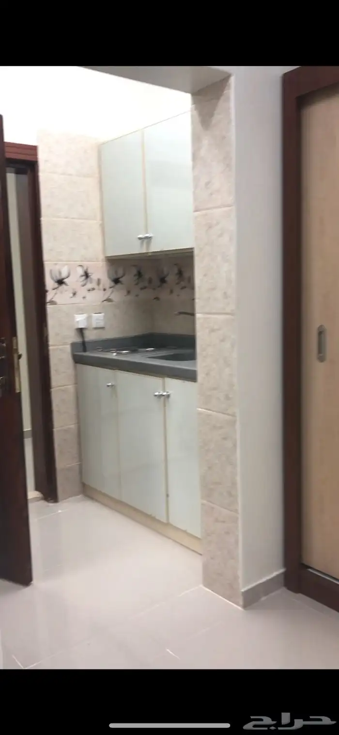 اثاث فندق للبيع مكيفات تلفزيونات ثلاجات دواليب سراير مراتب 1