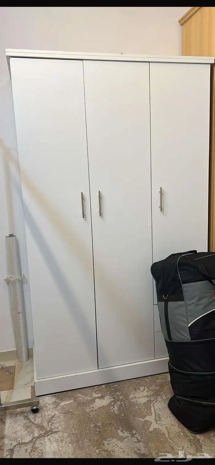 دولاب وتسريحة للبيع 0