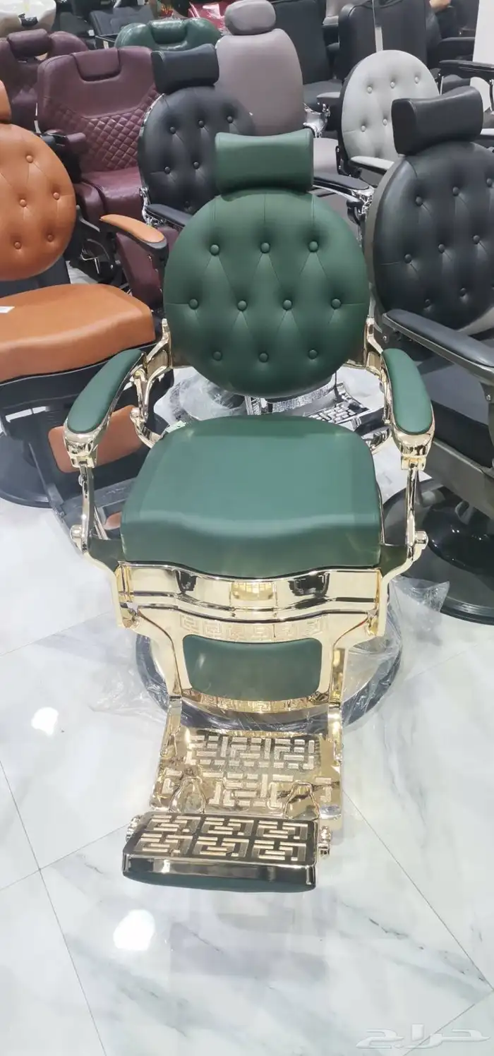 كرسي رجالي اليغانت بريميوم اخضر غامق مع حديد ذهبي 1