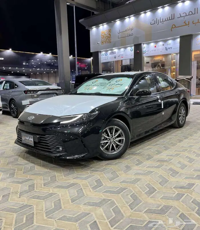 عرض خاص تويوتا كامري E بنزين جنوط 2025- سعودي بطاقه جمركيه 1