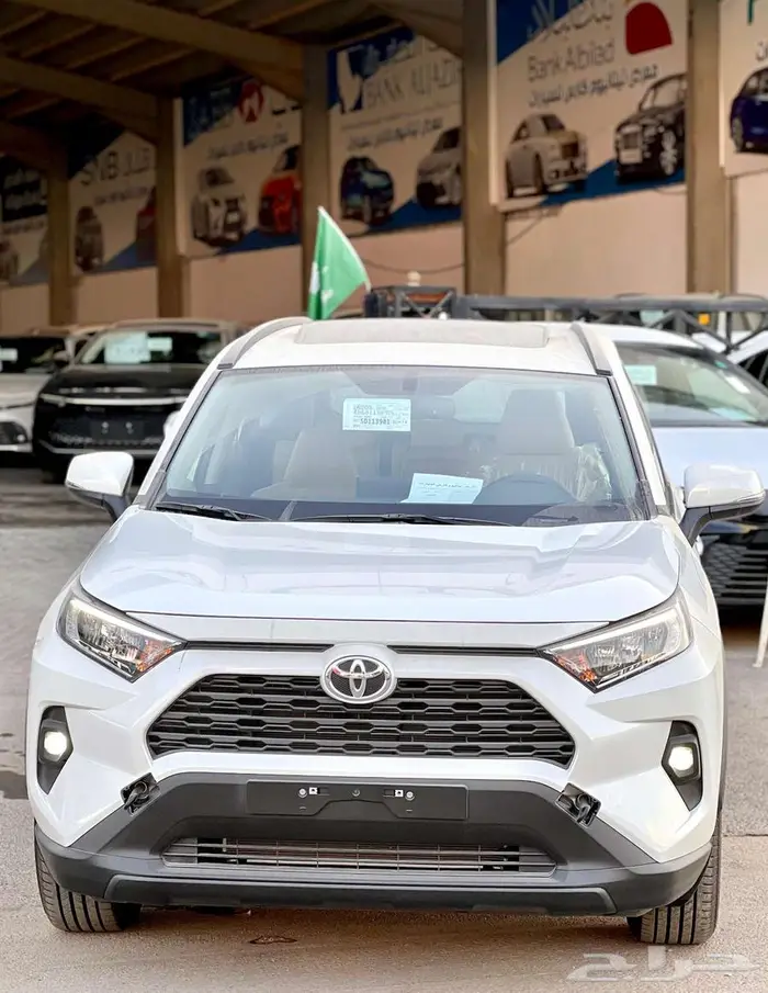 راف فور فتحة XLE بنزين 2025 1