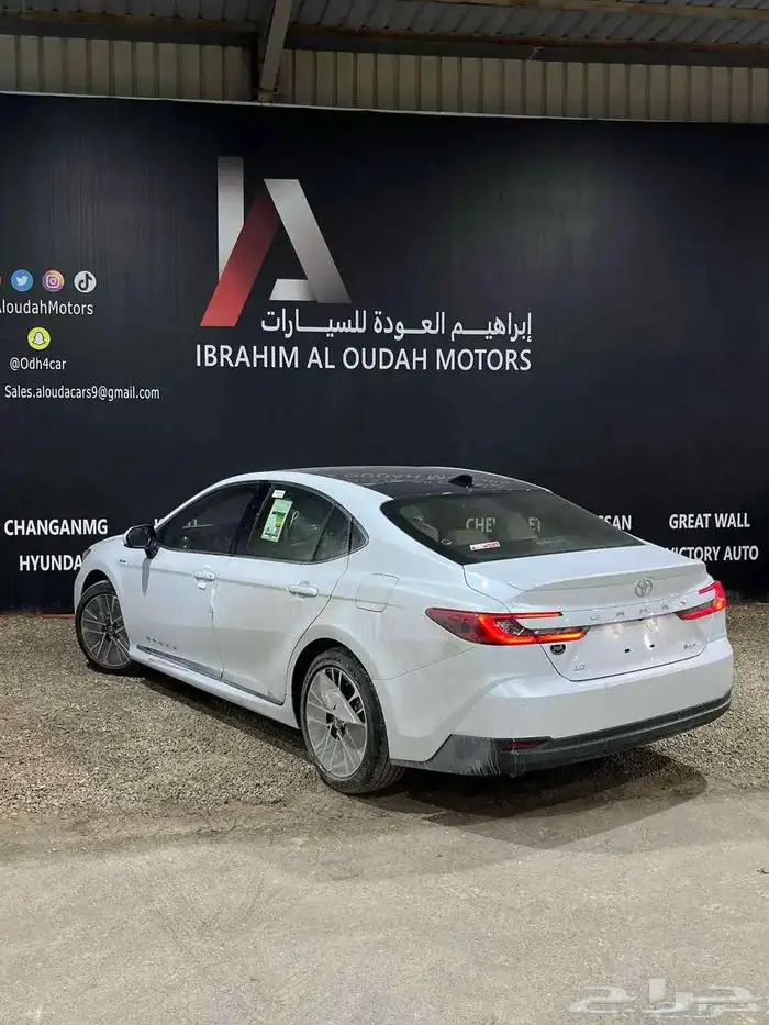 تويوتا كامري LE هايبرد موديل 2025 1
