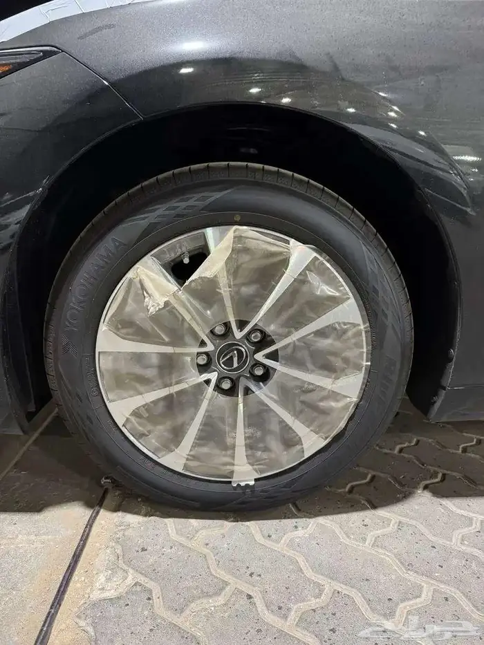 ليكزس ES 300 AH هايبرد 2025 سعودي 6