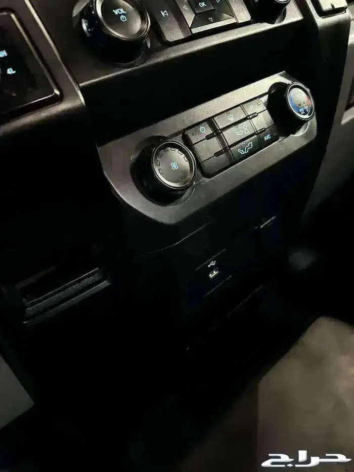 للبيع فورد F150 غمارة 2019 دبل 8 سلندر سعودي 30