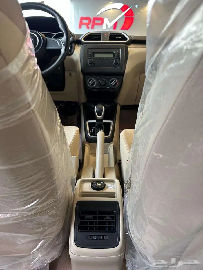 سزوكي ديزاير استاندر 2025 13