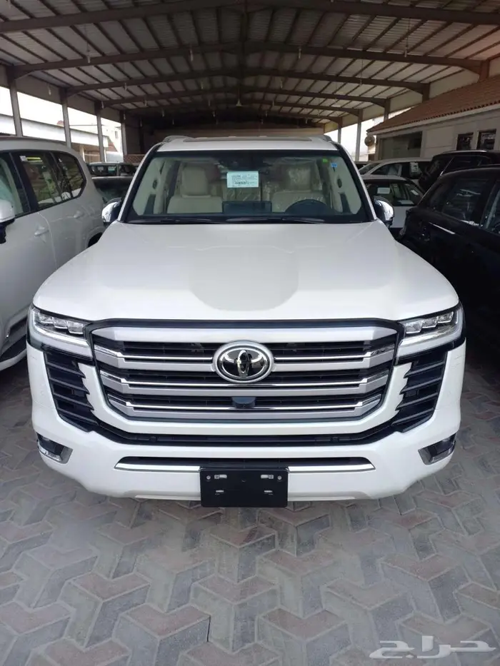 لاندكروزر VX ديزل موديل 2024 1