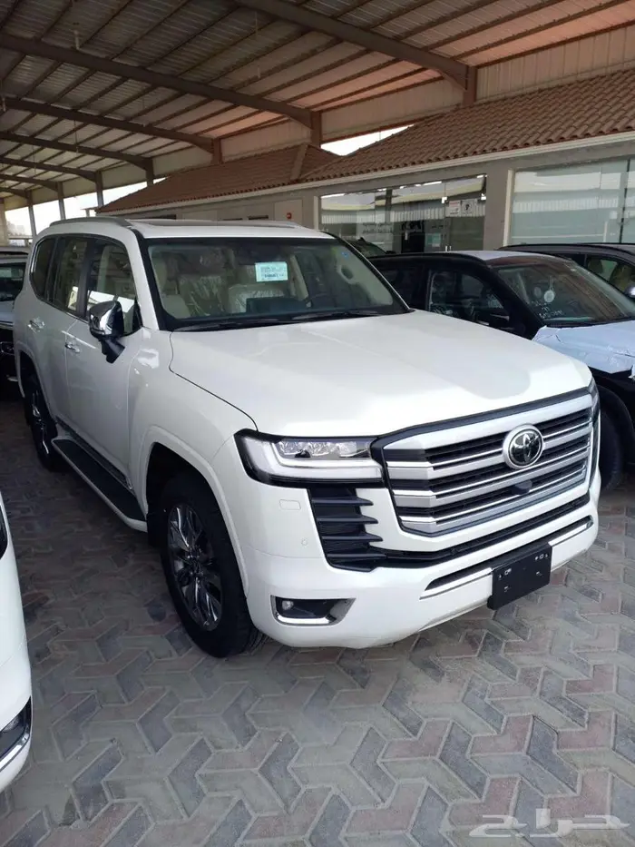 لاندكروزر VX ديزل موديل 2024 0