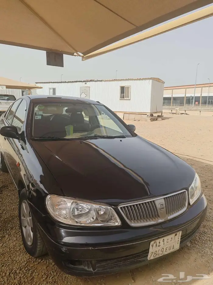 Nissan Sunny saloun automatic car 4