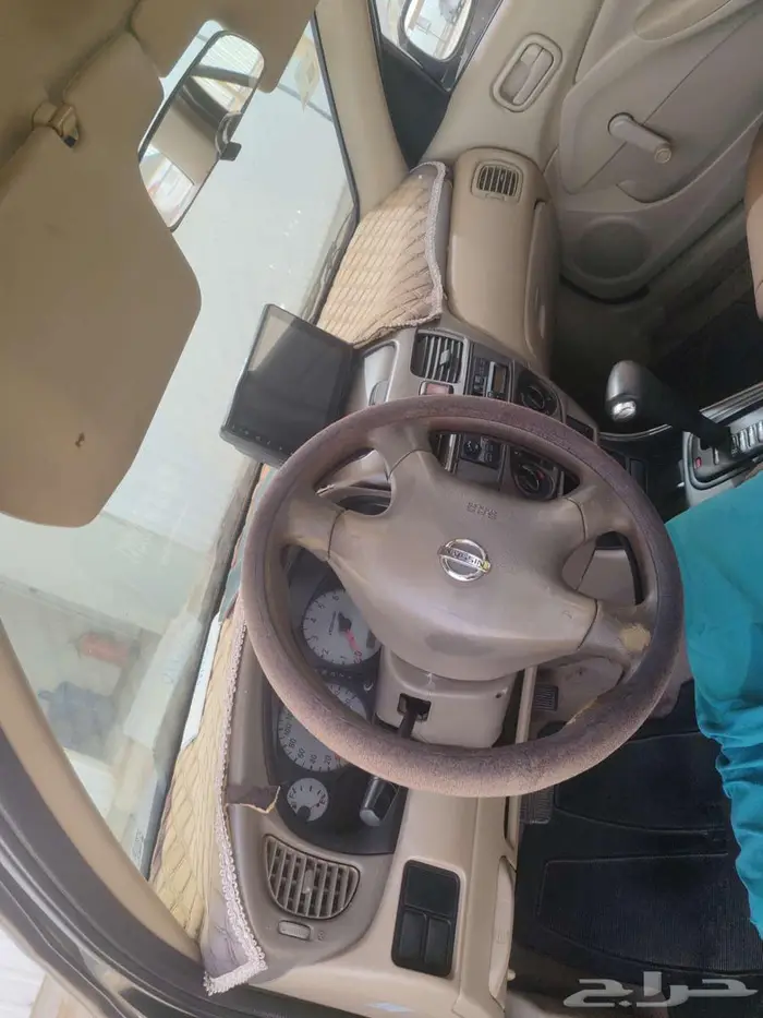 Nissan Sunny saloun automatic car 2