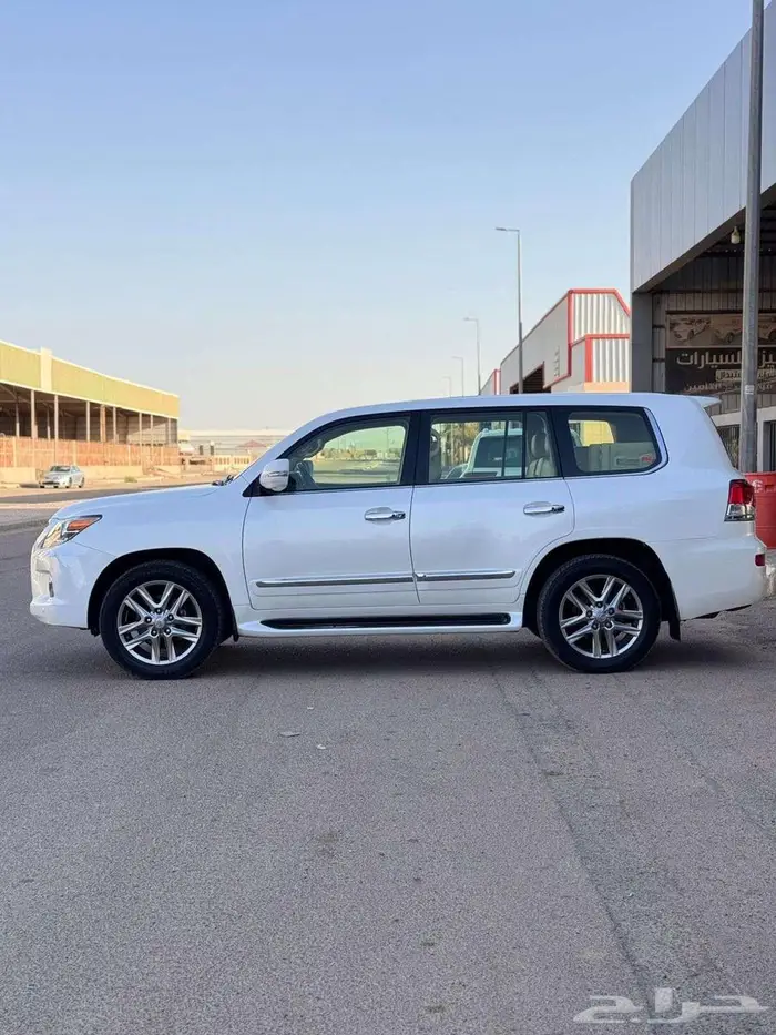 لكزس 2013 LX570 DD 4