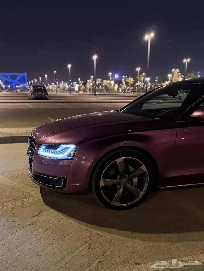 Audi A8 ( بحالة الوكالة ) فل 32