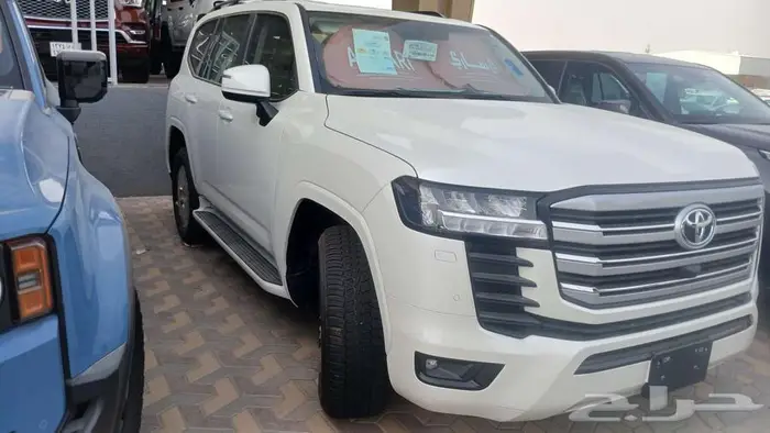 لاندكروزر GXR L2 بنزين 2025 1