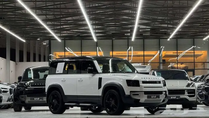 2023لاندروفر ديفندر اس إي DEFENDER SE P400 1
