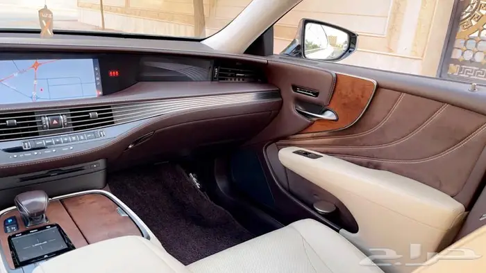لكزس LS500h فل كامل 2018 نظيفة جدا 17