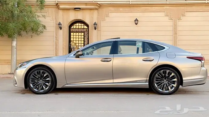 لكزس LS500h فل كامل 2018 نظيفة جدا 7