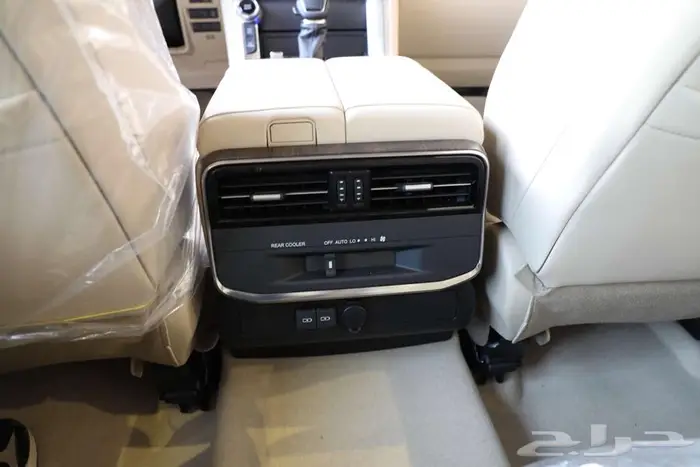 تويوتا لاندكروزر GXR L5 الساير أسود 2024 17