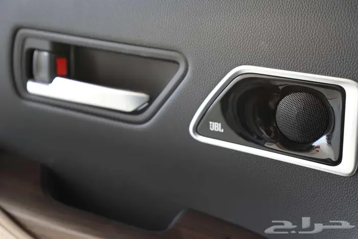 تويوتا لاندكروزر GXR L5 الساير أسود 2024 18
