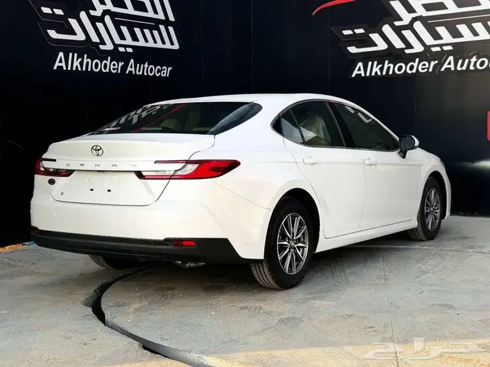 كامري E استندر 2025لدي شركة الخضر 8