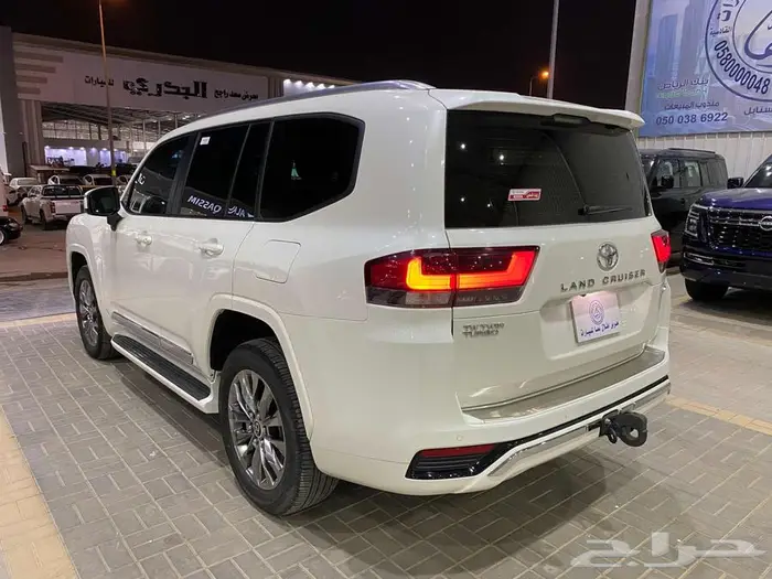 تويوتا جي اكس ار 3 موديل 2023 ابيض ديزل ماشيه 48000كم 20